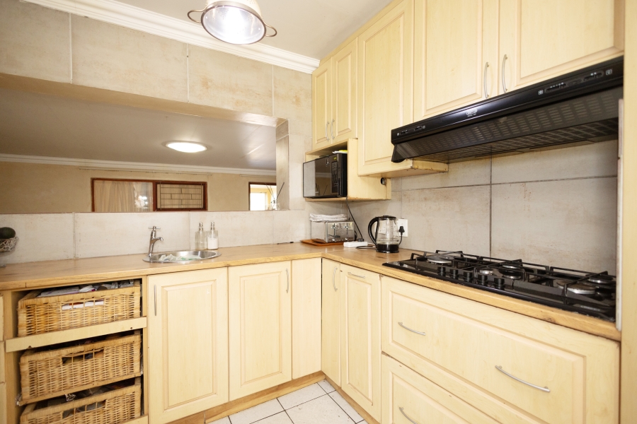 5 Bedroom Property for Sale in Vredekloof Western Cape